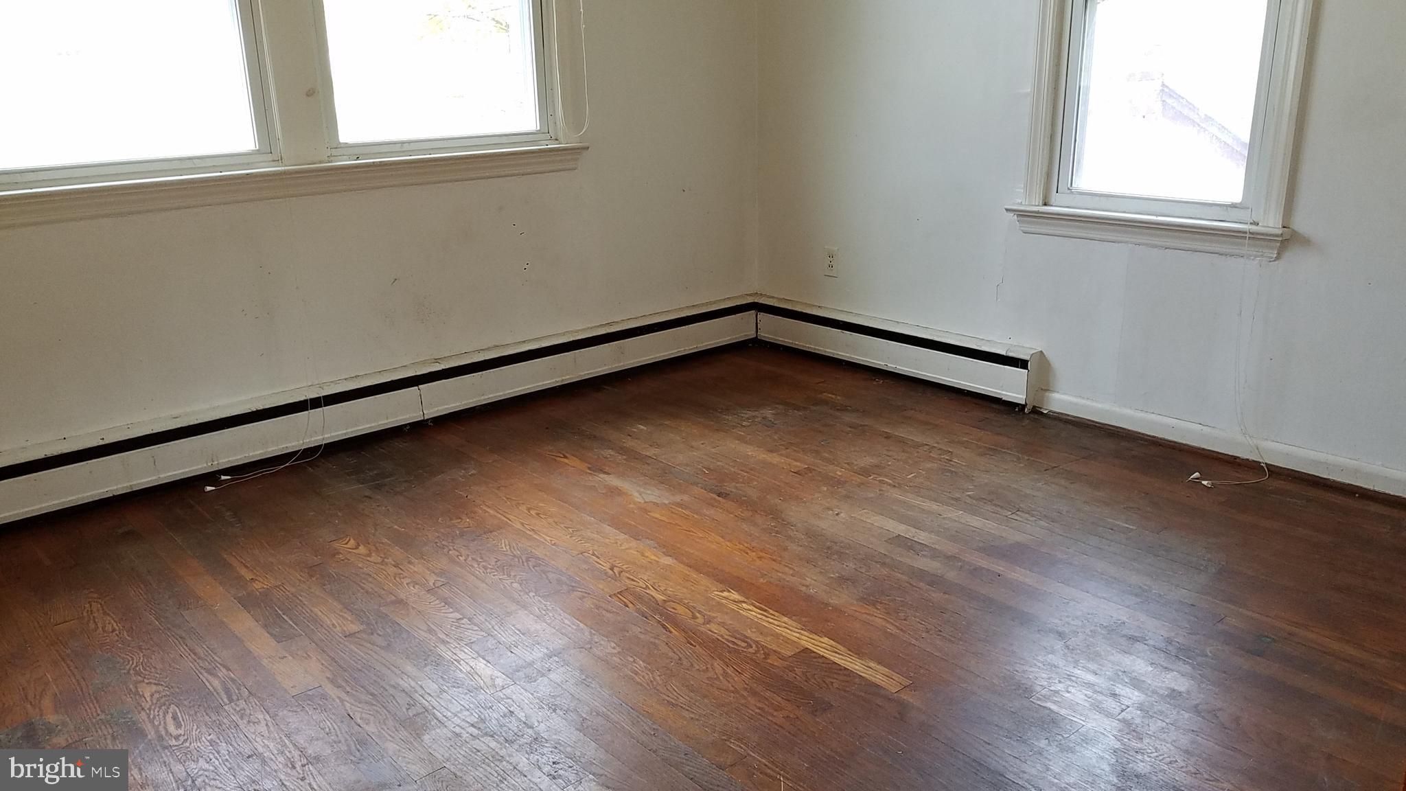 3281 Valley Road Berkeley Springs, WV 25411 - Photo 13 of 26 living room