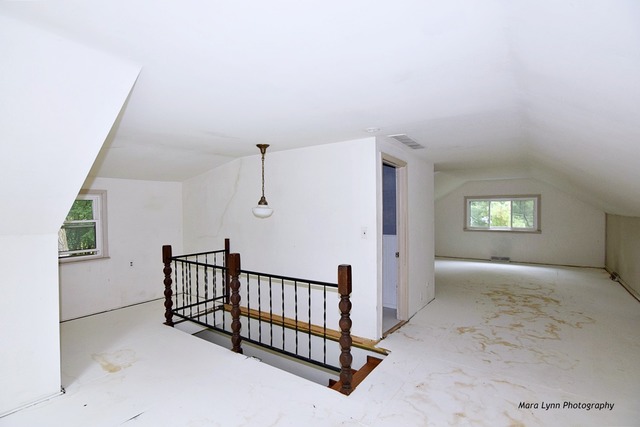 28W111 Garys Mill Road Winfield, IL 60190 - Photo 14 of 23
