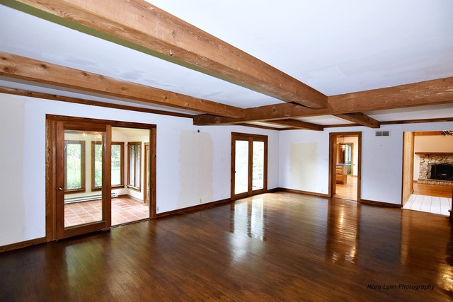 28W111 Garys Mill Road Winfield, IL 60190 - Photo 2 of 23