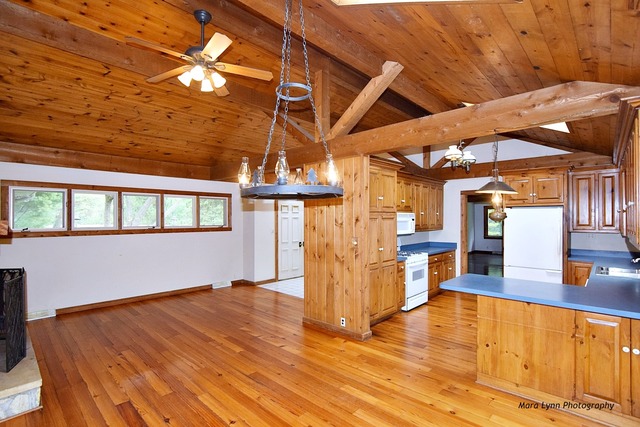 28W111 Garys Mill Road Winfield, IL 60190 - Photo 7 of 23