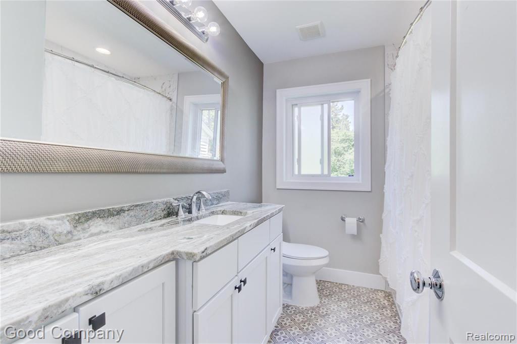31295 West Rutland Street Beverly Hills, MI 48025 - Photo 24 of 52