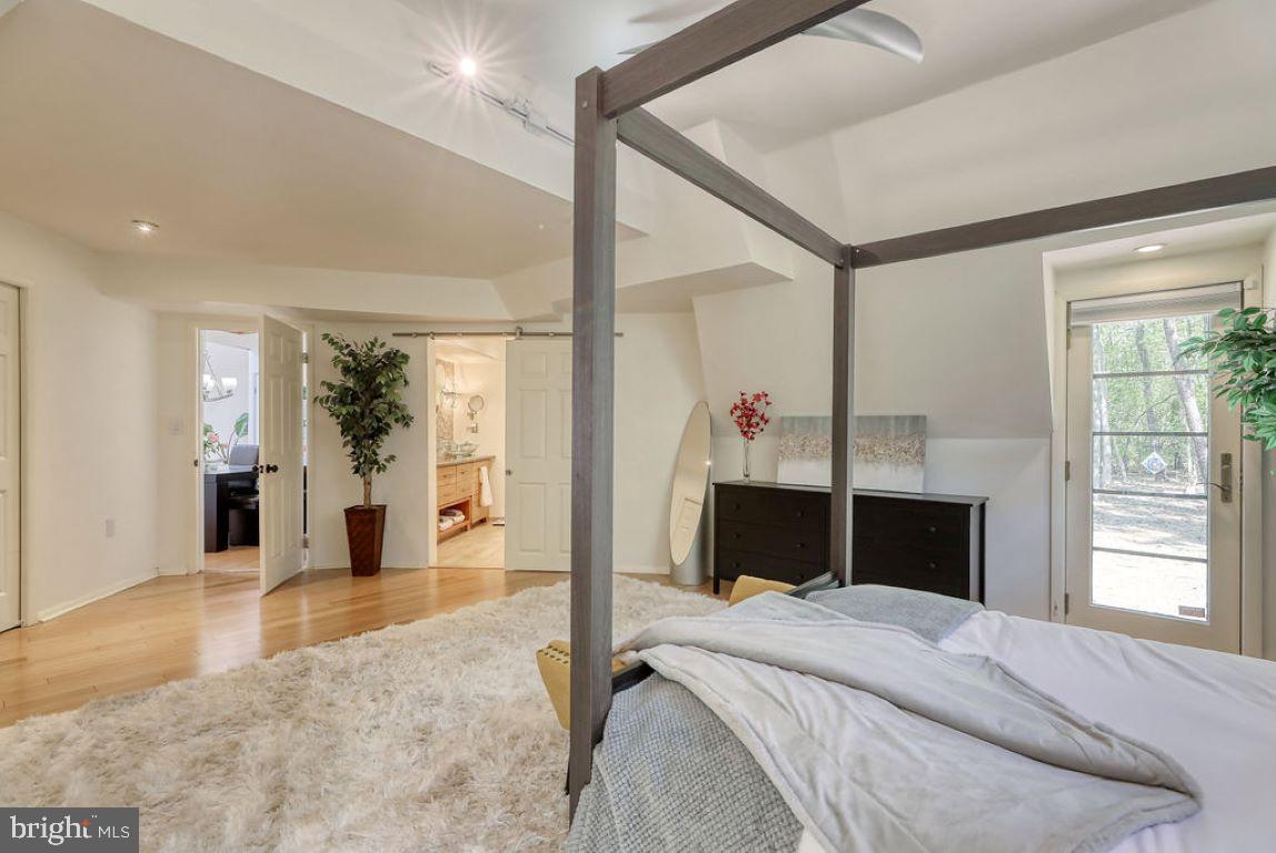 553 McKendimen Road Medford, NJ 08055 - Photo 22 of 44 Master bedroom