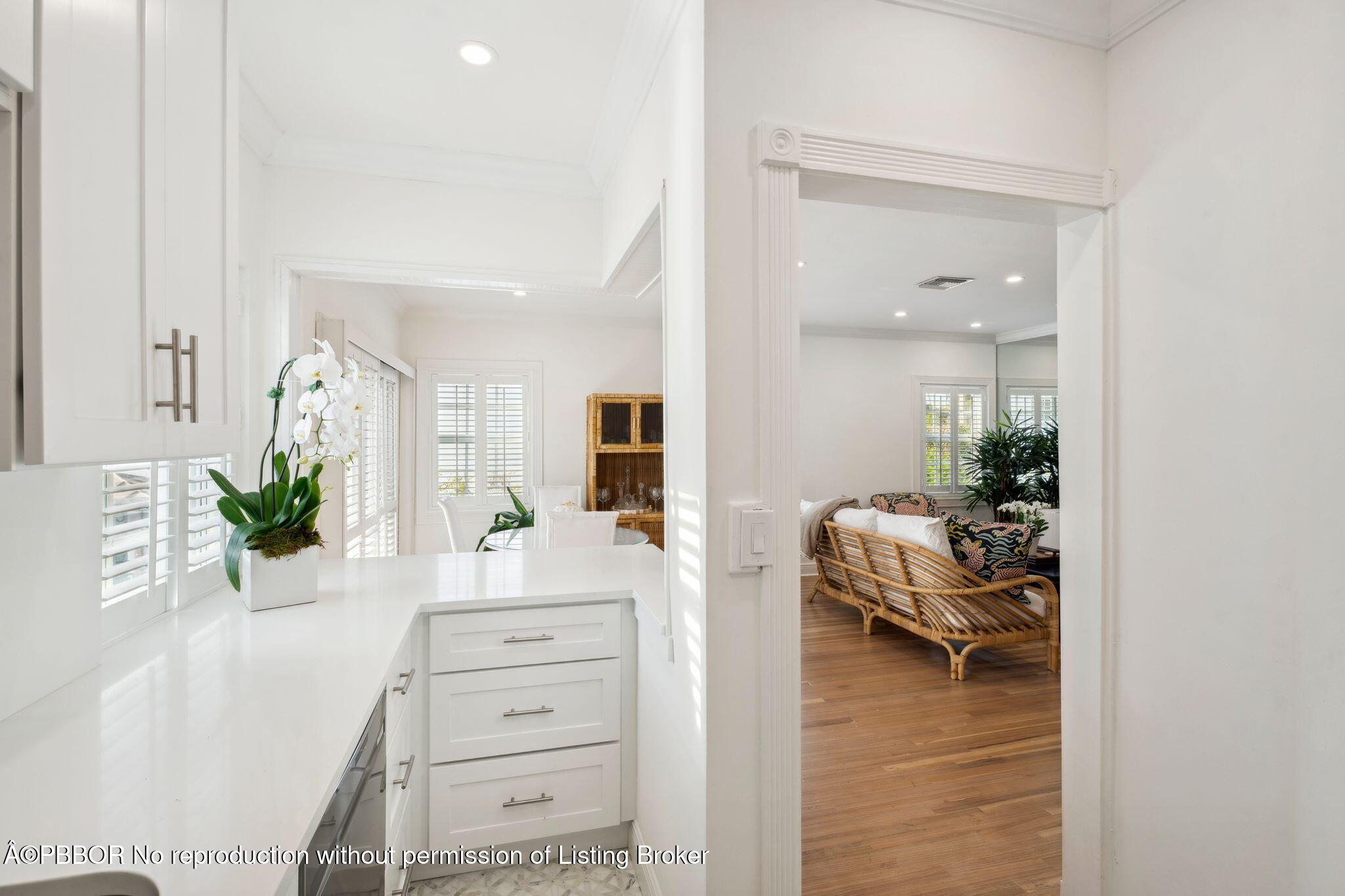 151 South County Road, Unit 2 Palm Beach, FL 33480 - Photo 17 of 22 a view of living room and kitchen