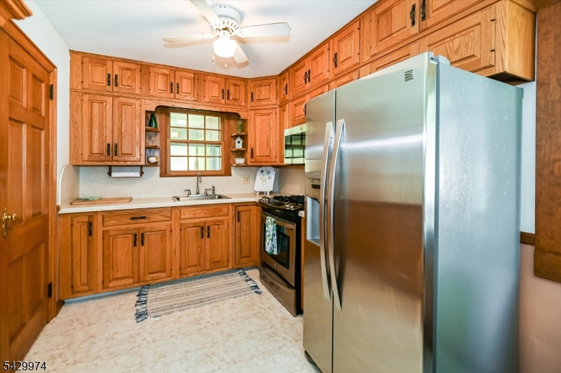 111 Jackson Avenue Wayne, NJ 07470 - Photo 9 of 27