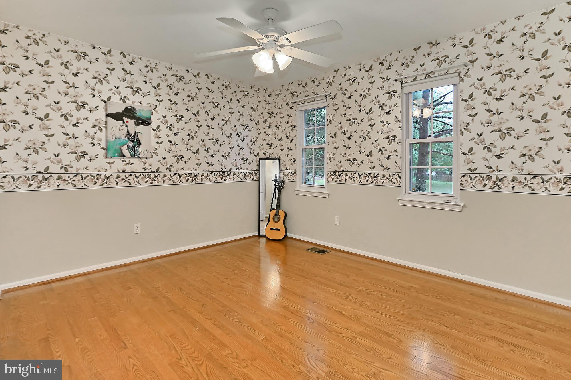 2311 Archdale Road Reston, VA 20191 - Photo 16 of 30 SPACIOUS 2ND BEDROOM