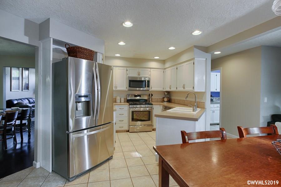 1230 Ridgepoint Street Northeast Keizer, OR 97303 - Photo 16 of 40 Gallery Image 16