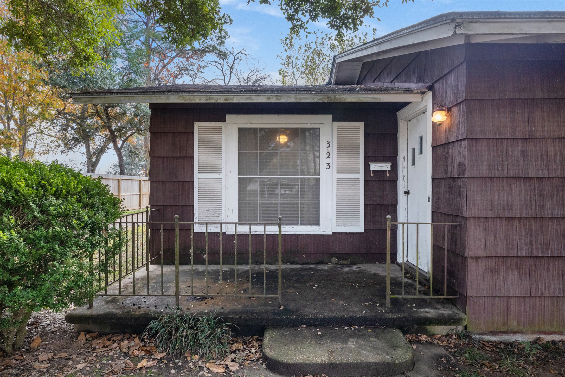 323 Harbert Street Columbus, TX 78934 - Photo 5 of 27