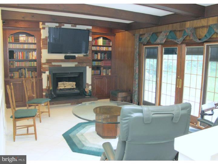 756 Amsterdam Road Mount Laurel, NJ 08054 - Photo 11 of 24 Family Room