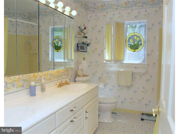 756 Amsterdam Road Mount Laurel, NJ 08054 - Photo 20 of 24 Bathroom