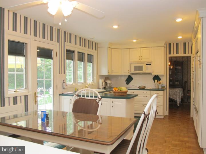 756 Amsterdam Road Mount Laurel, NJ 08054 - Photo 7 of 24 Kitchen