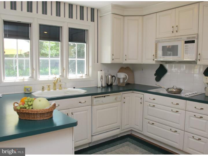 756 Amsterdam Road Mount Laurel, NJ 08054 - Photo 8 of 24 Kitchen