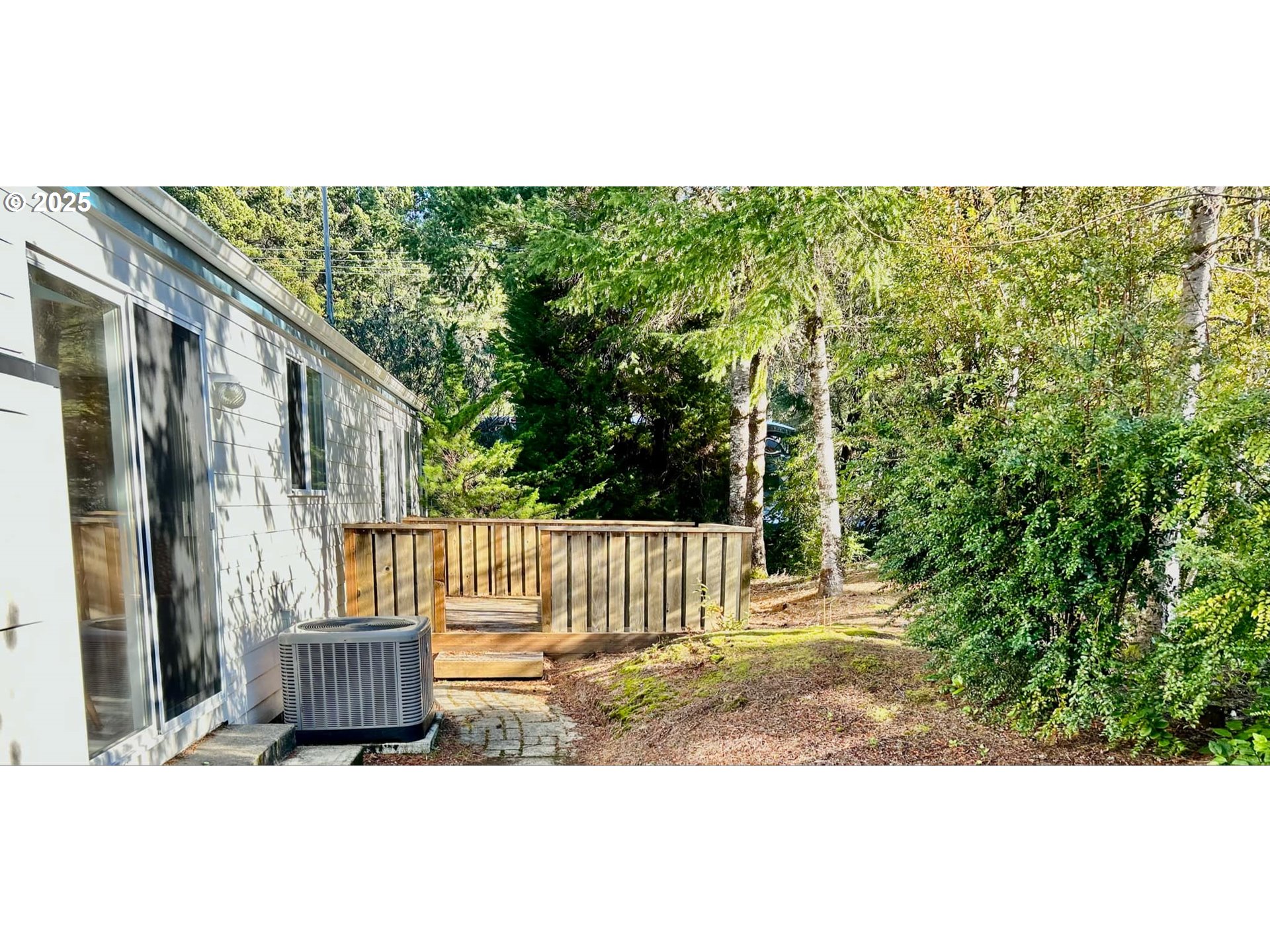 402 Sherwood Loop Florence, OR 97439 - Photo 25 of 33 a view of outdoor space and garden