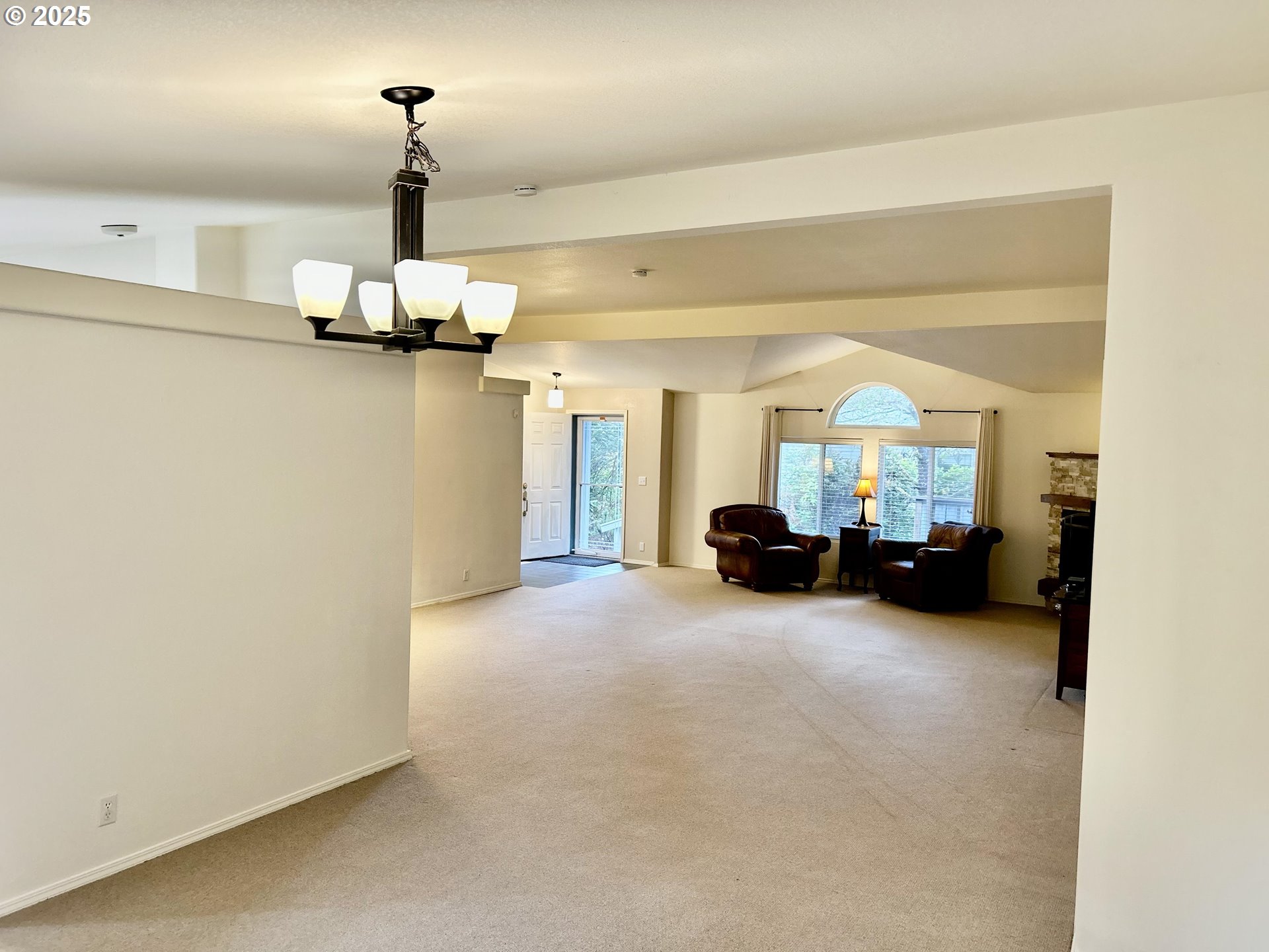 402 Sherwood Loop Florence, OR 97439 - Photo 6 of 33