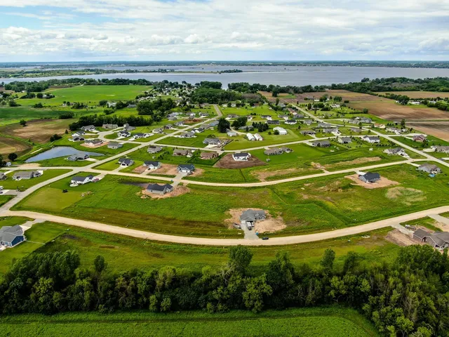 $80,735 | Cornhusk Lane, Unit 53, Omro, WI 54963