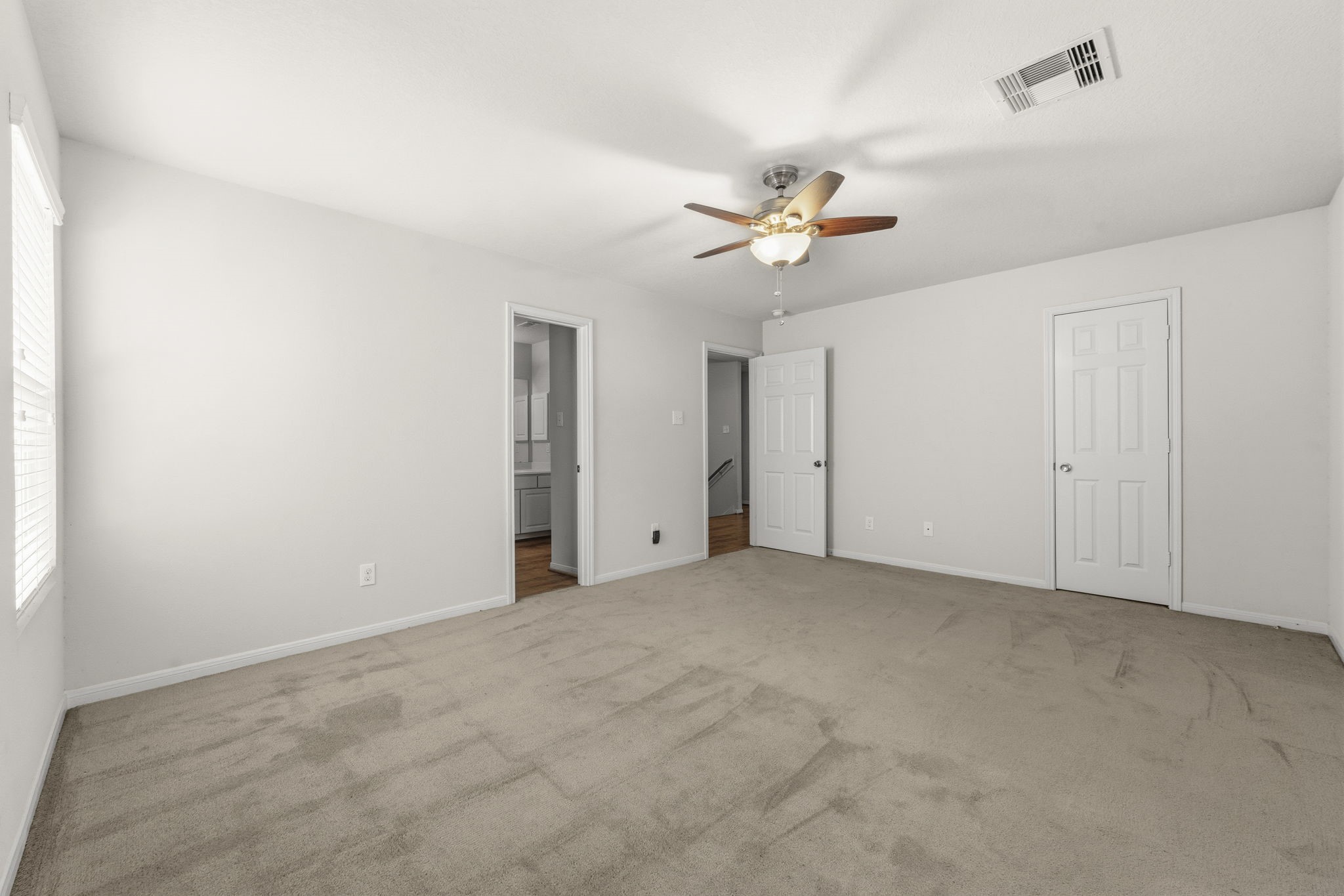 29526 Winton Wood Way Spring, TX 77386 - Photo 20 of 28 Large secondary Bedroom that connects to bathroom