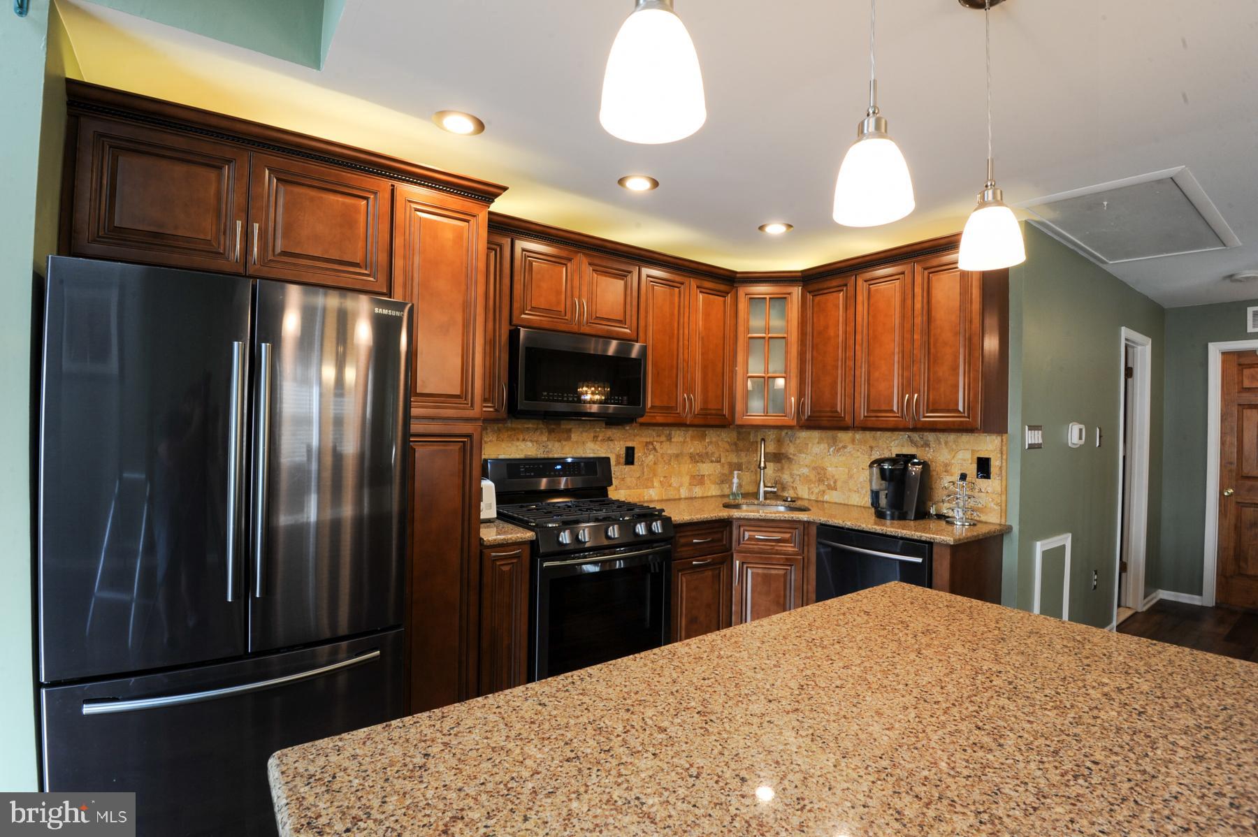 9243 State Rd. Philadelphia, PA 19114 - Photo 5 of 32 Gallery Image 5