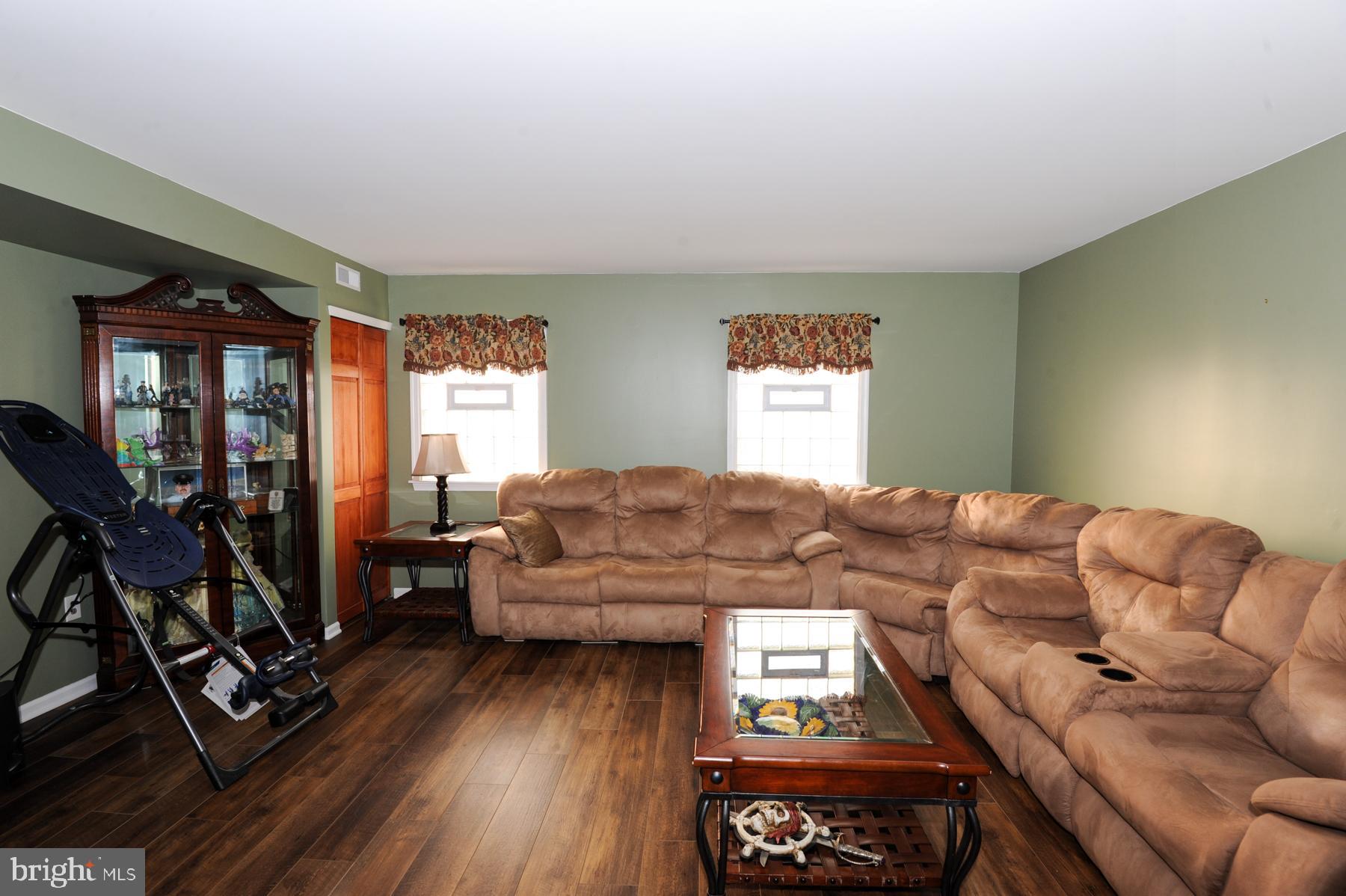 9243 State Rd. Philadelphia, PA 19114 - Photo 8 of 32 Gallery Image 8