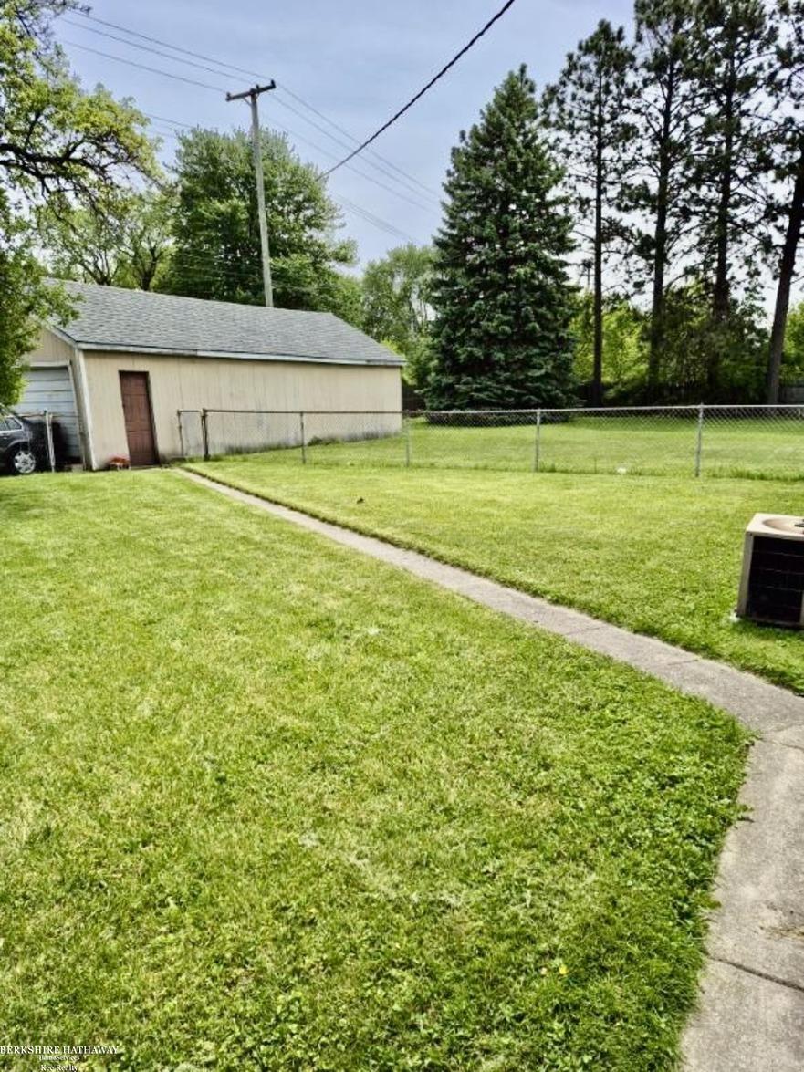 29290 Utica Road Roseville, MI 48066 - Photo 20 of 26