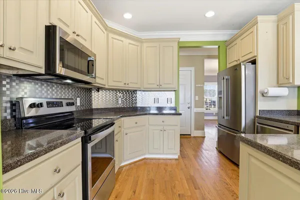 $359,000 | 106 Glasgow Lane, La Grange, NC 28551