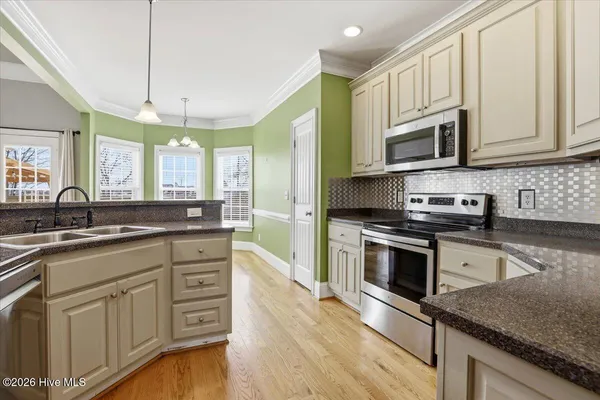 $359,000 | 106 Glasgow Lane, La Grange, NC 28551