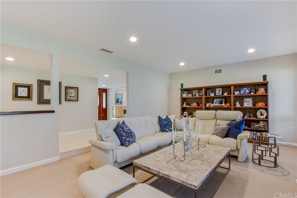 3020 Capri Lane Costa Mesa, CA 92626 - Photo 6 of 35