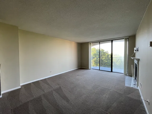 $2,150 | 511 Aurora Avenue, Unit 608, Naperville, IL 60540