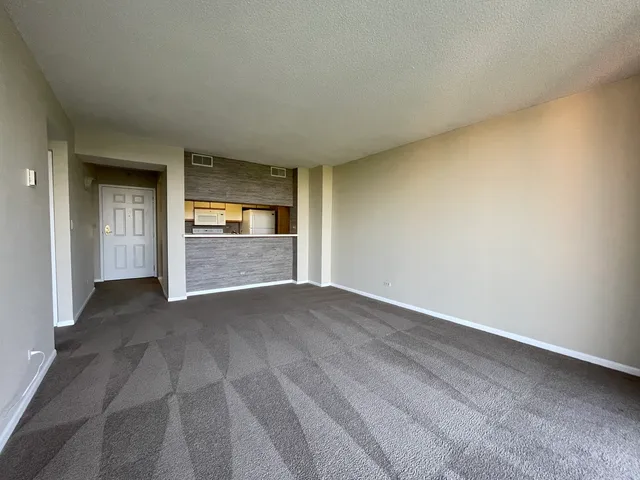 $2,150 | 511 Aurora Avenue, Unit 608, Naperville, IL 60540