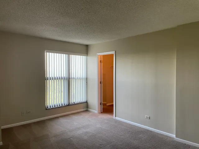$2,150 | 511 Aurora Avenue, Unit 608, Naperville, IL 60540