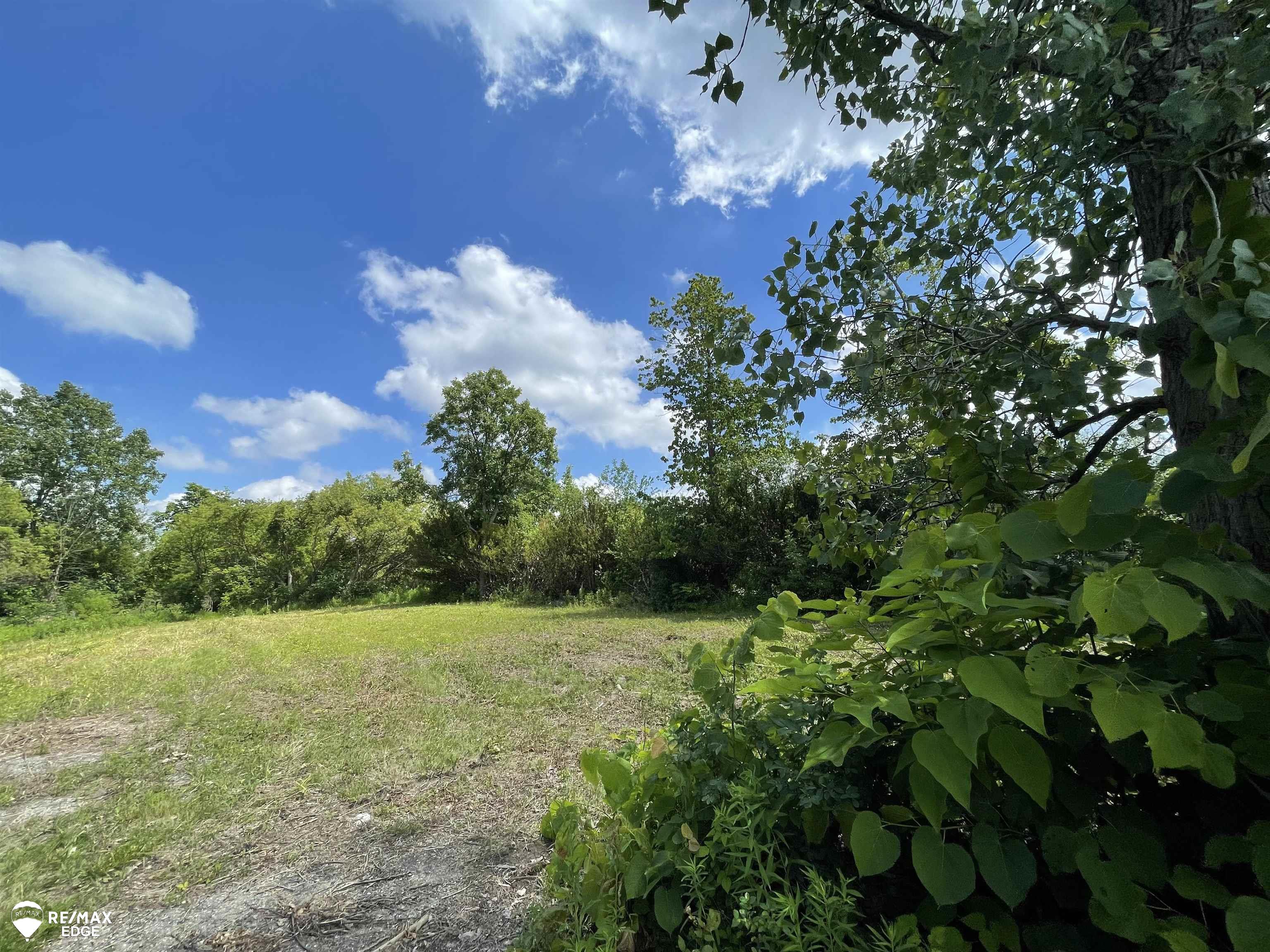 3353 South Center Road Burton, MI 48519 - Photo 16 of 44
