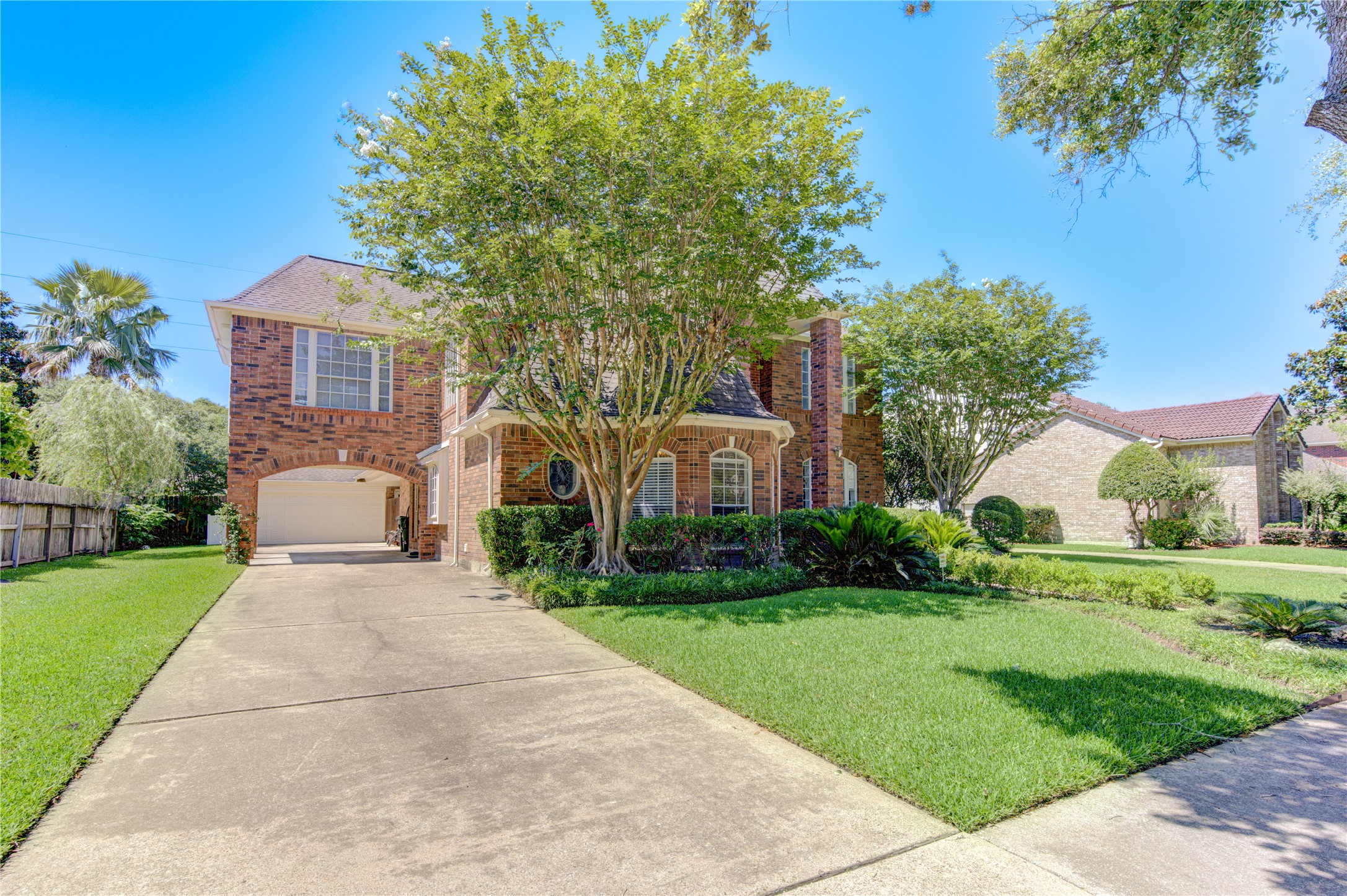 3622 Springhill Lane Sugar Land, TX 77479 - Photo 2 of 50 a front view of a house with garden
