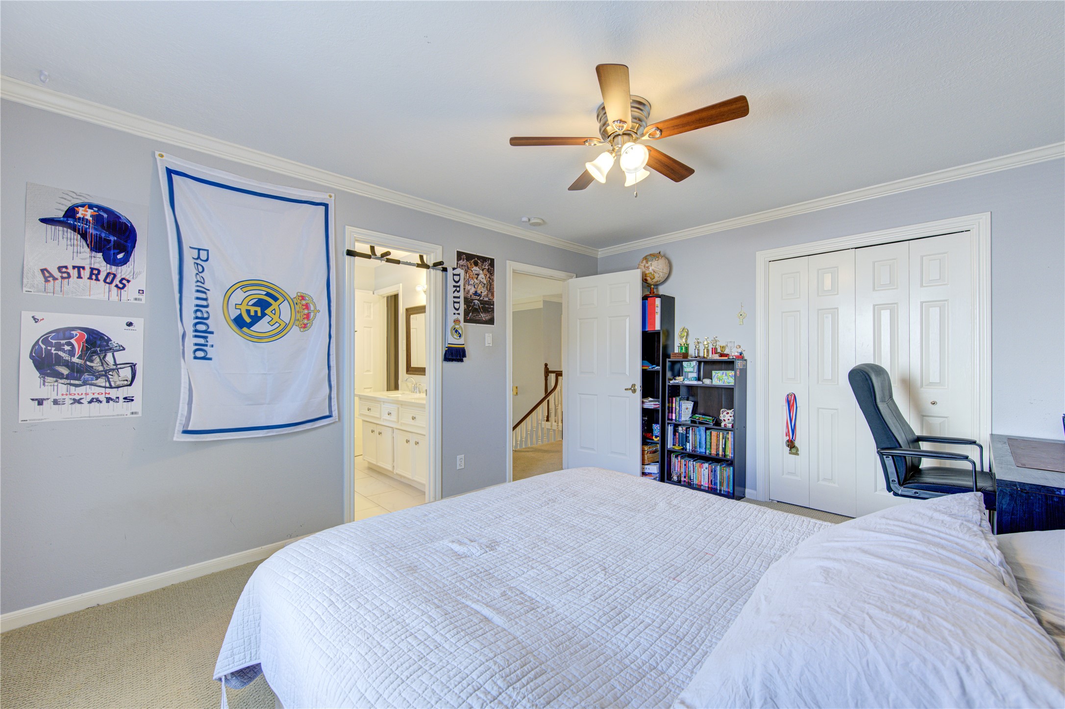 3622 Springhill Lane Sugar Land, TX 77479 - Photo 33 of 50 a bedroom with a bed and a large mirror