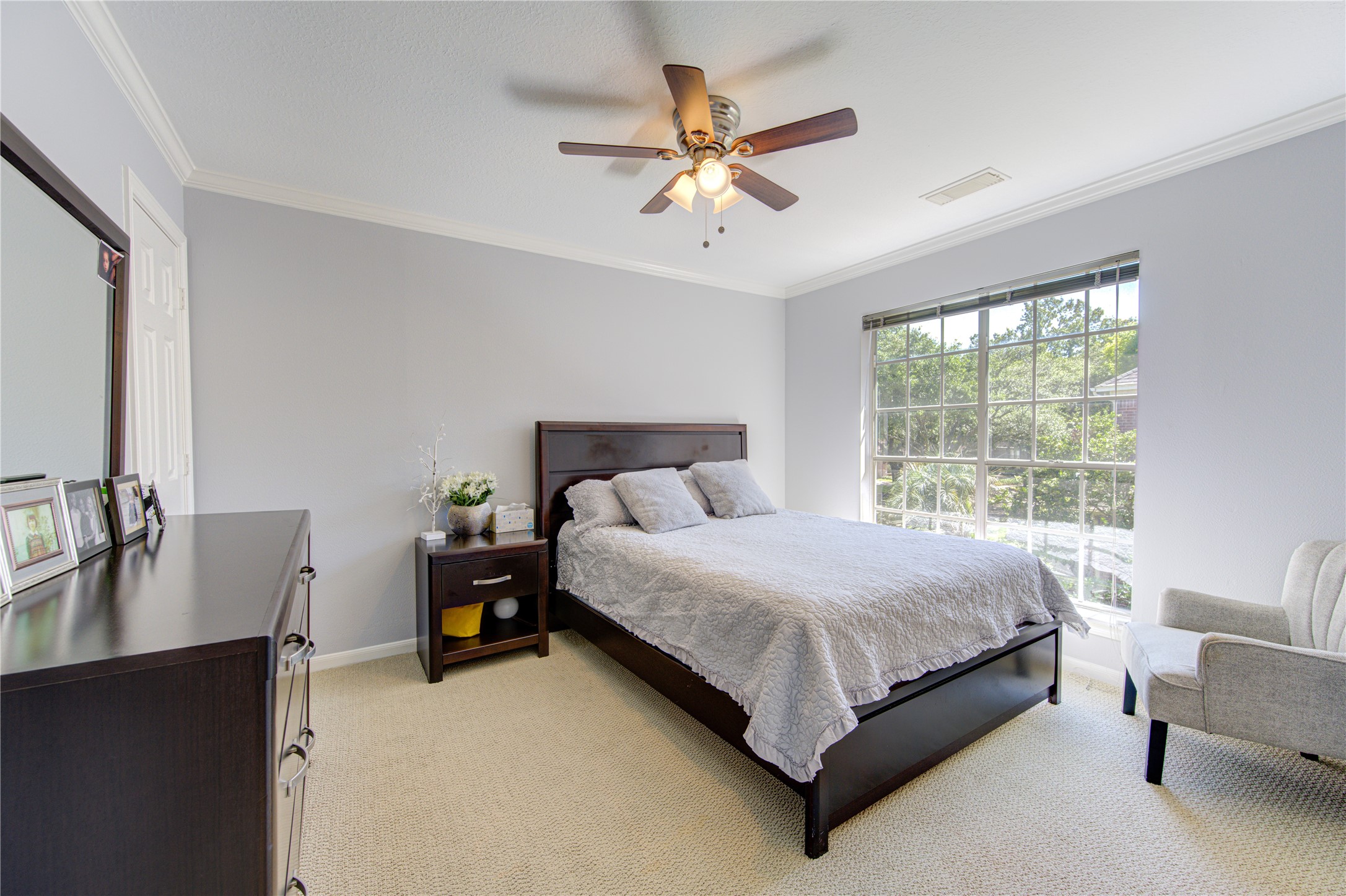 3622 Springhill Lane Sugar Land, TX 77479 - Photo 37 of 50 a bed room with a bed and a couch