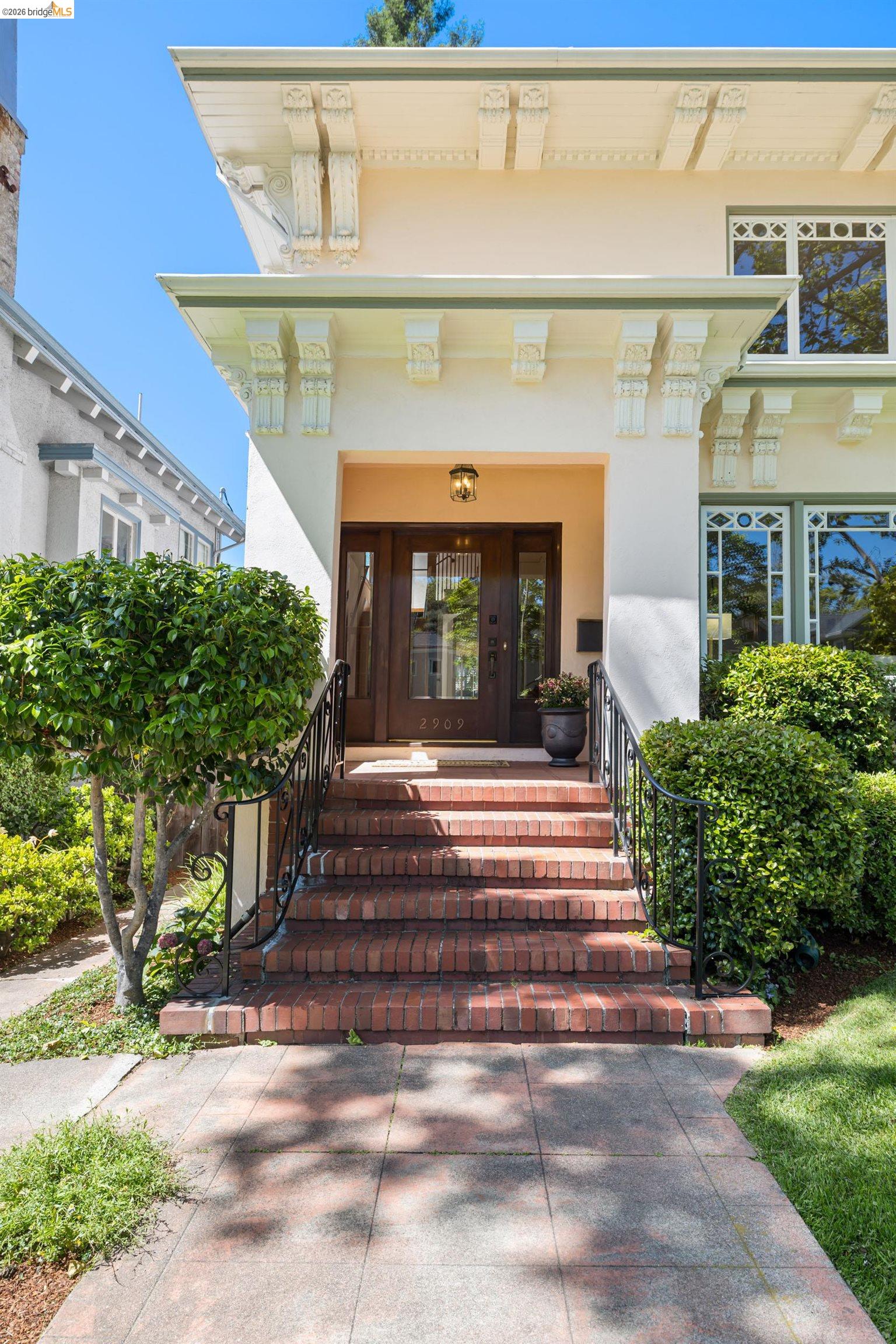 2909 Forest Avenue Berkeley, CA 94705 - Photo 6 of 65
