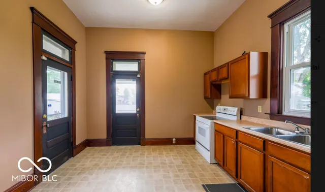 $239,950 | 703 North Ewing Street, Seymour, IN 47274