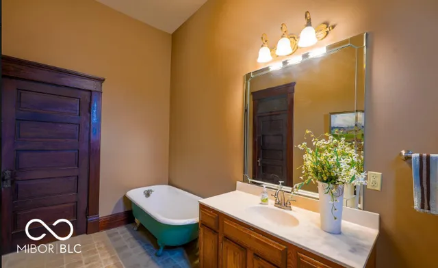 $239,950 | 703 North Ewing Street, Seymour, IN 47274