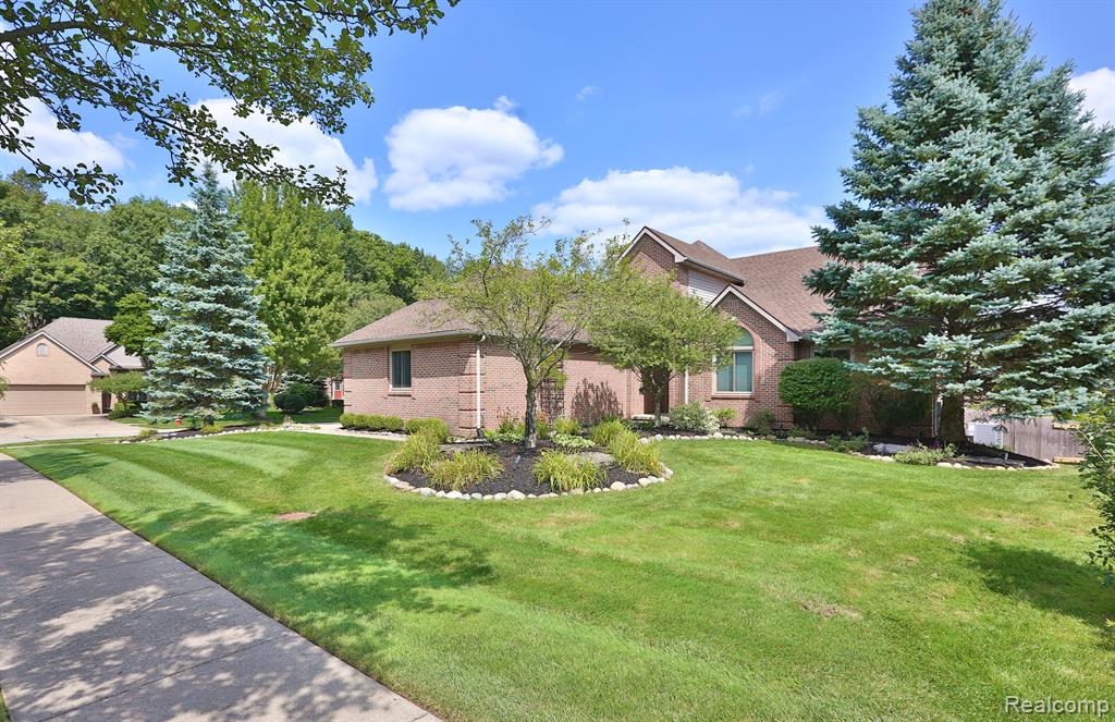 3462 Cascade Circle Rochester Hills, MI 48307 - Photo 2 of 33