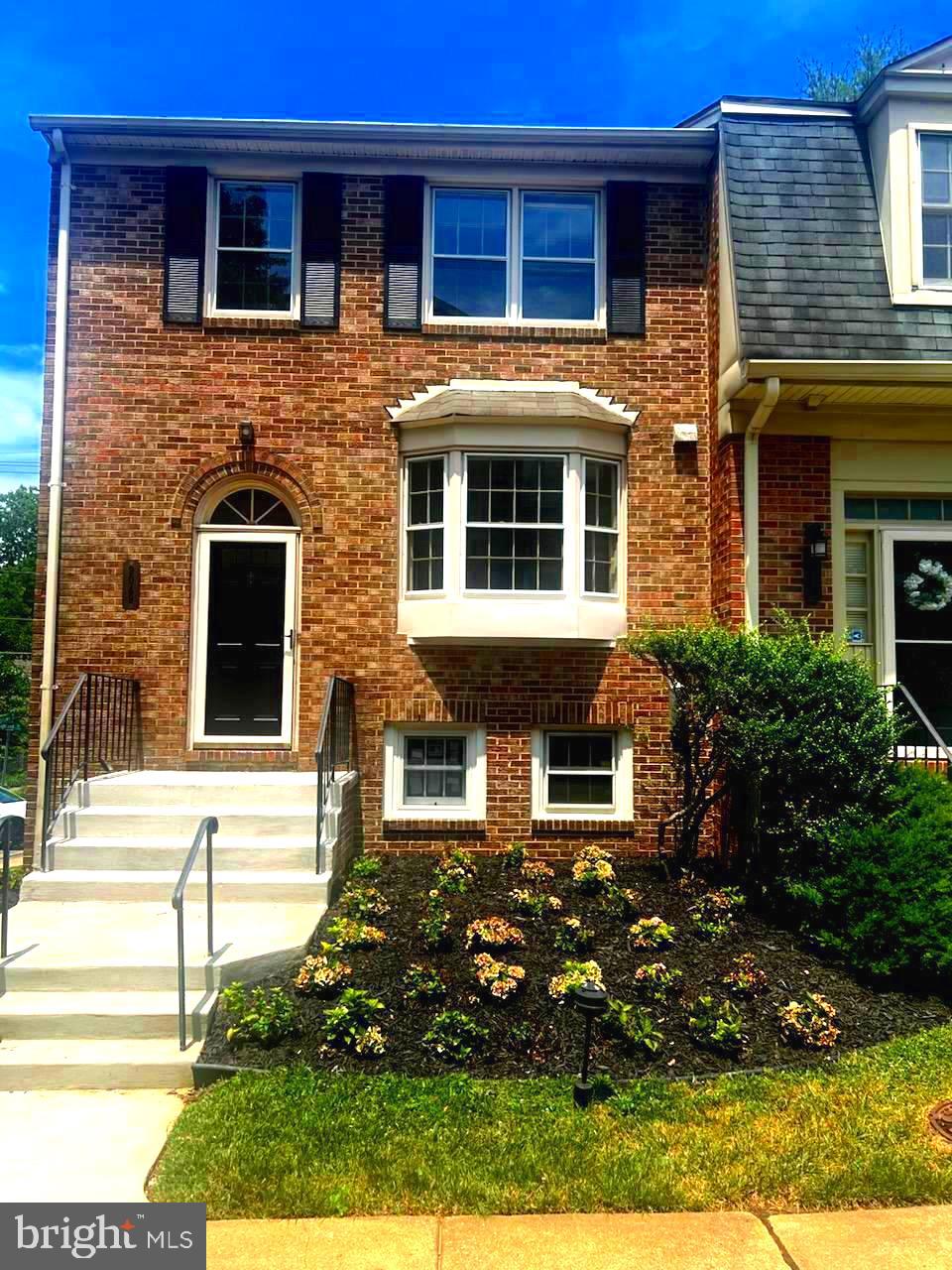 9049 Ottawa Place Silver Spring, MD 20910 - Photo 2 of 89 Gallery Image 2