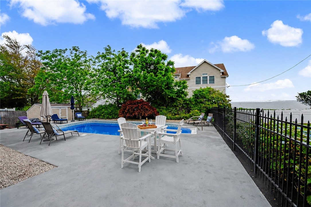 20 Roxbury Road Narragansett, RI 02882 - Photo 9 of 42