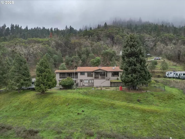 $675,000 | 4644 Glen Echo Way, Central Point, OR 97502