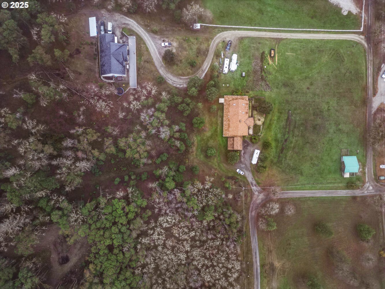 4644 Glen Echo Way Central Point, OR 97502 - Photo 35 of 42 a front view of a house with a yard