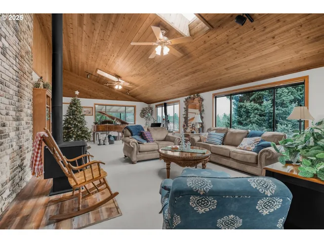 $675,000 | 4644 Glen Echo Way, Central Point, OR 97502