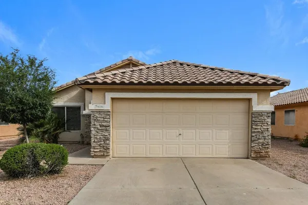$2,175 | 8706 East Capri Avenue, Mesa, AZ 85208