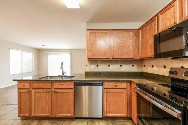 $2,175 | 8706 East Capri Avenue, Mesa, AZ 85208