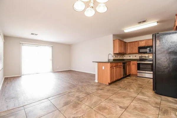 $2,175 | 8706 East Capri Avenue, Mesa, AZ 85208