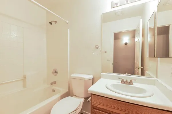 $2,175 | 8706 East Capri Avenue, Mesa, AZ 85208