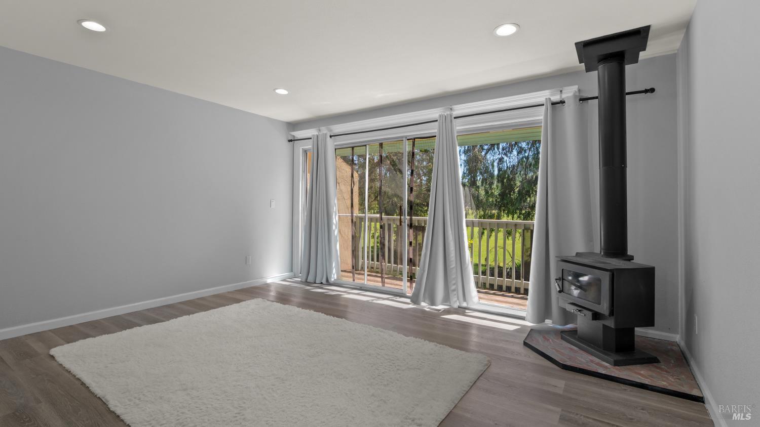 3092 Yulupa Avenue Santa Rosa, CA 95405 - Photo 11 of 33