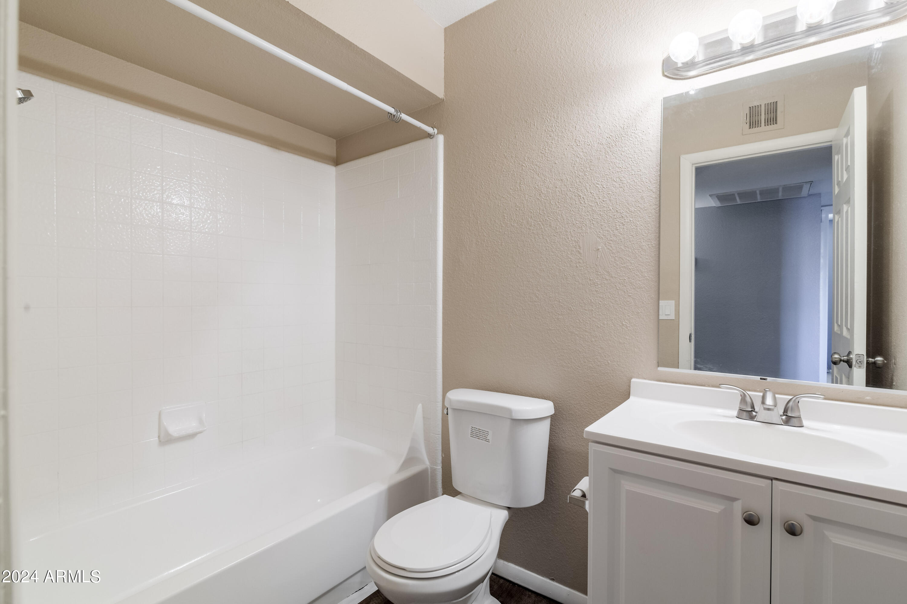 4636 East Apollo Road Phoenix, AZ 85042 - Photo 17 of 24 Apollo Rd (12).jpg-FULL