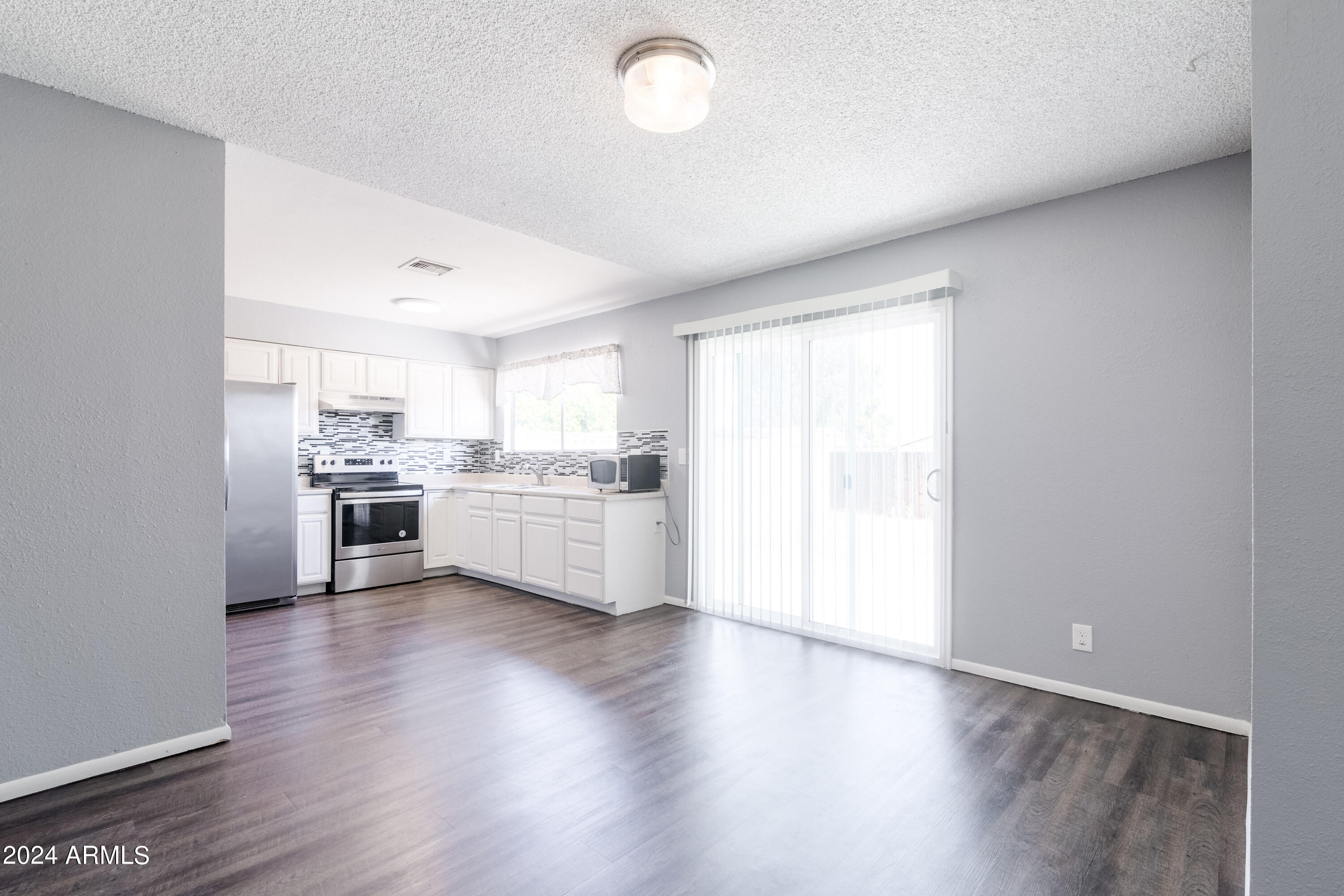 4636 East Apollo Road Phoenix, AZ 85042 - Photo 6 of 24 Apollo Rd (7).jpg-FULL