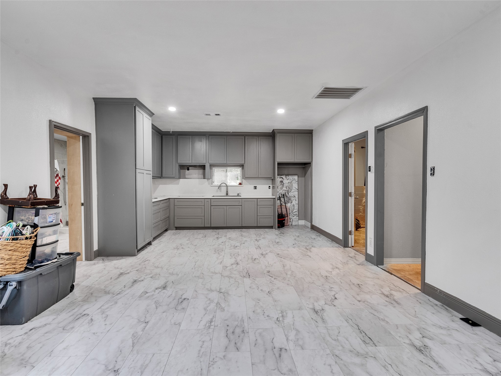 4917 Tronewood Street Houston, TX 77016 - Photo 11 of 24