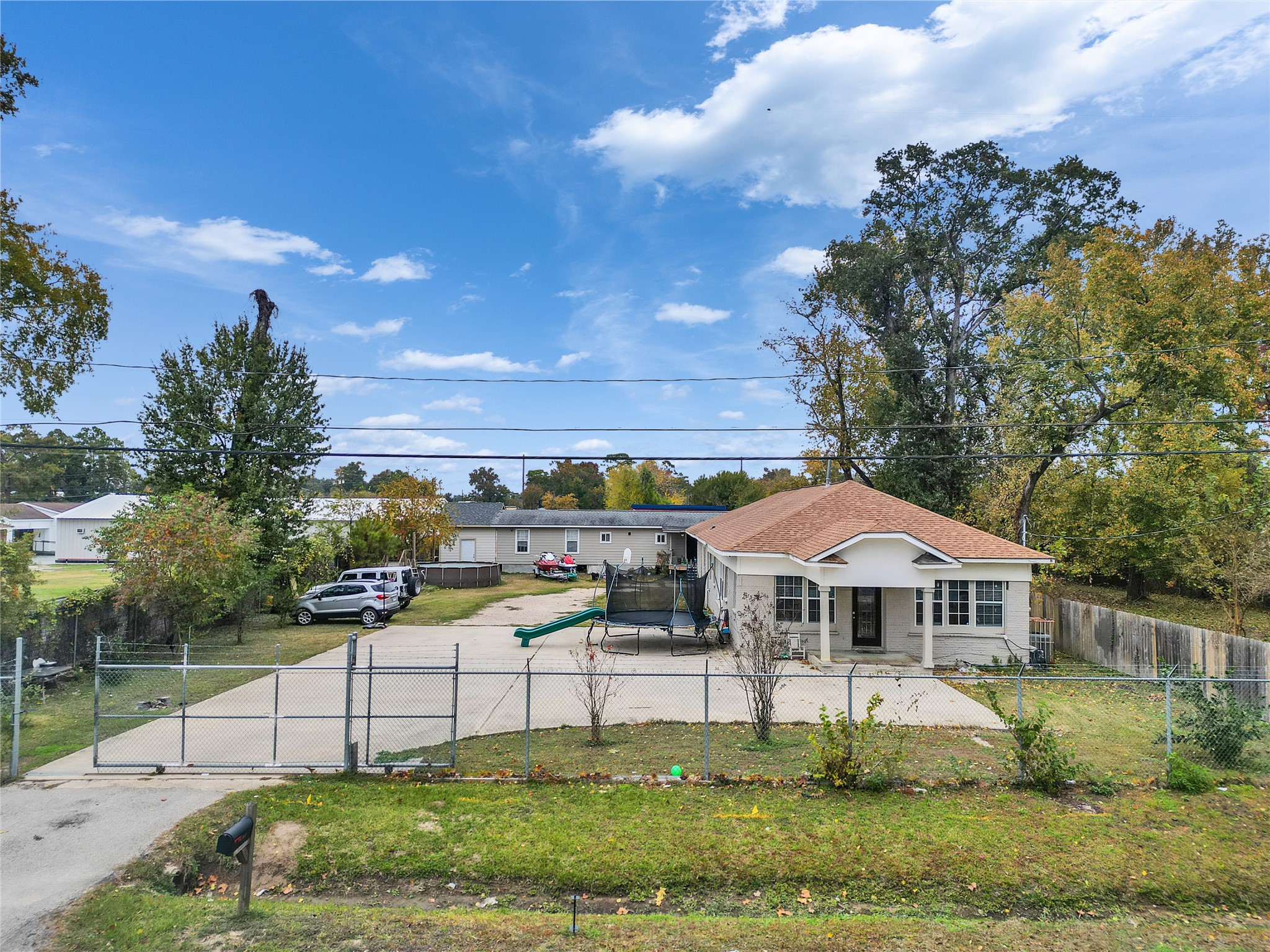 4917 Tronewood Street Houston, TX 77016 - Photo 4 of 24